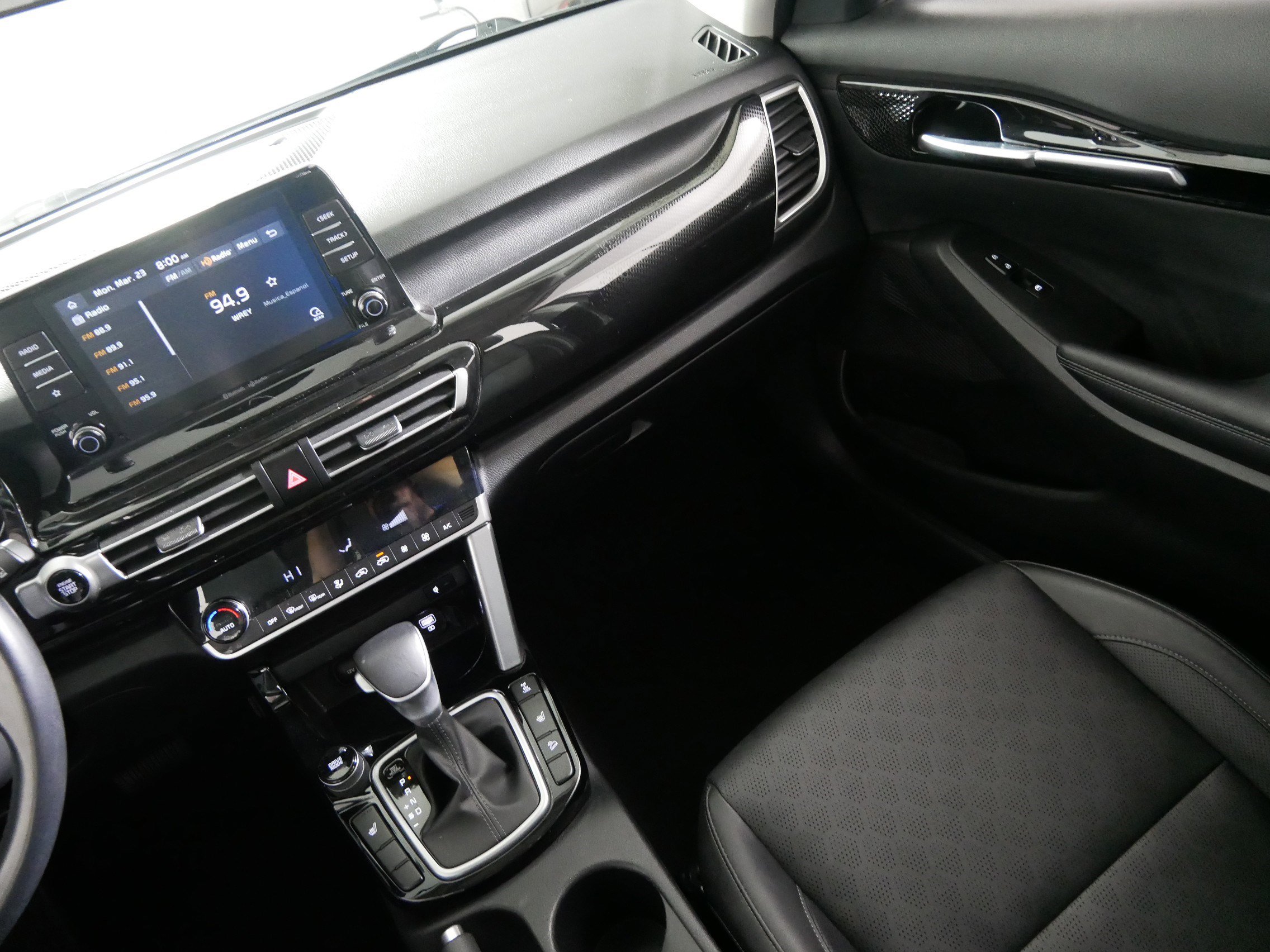 Used 2021 Kia Seltos EX image 11