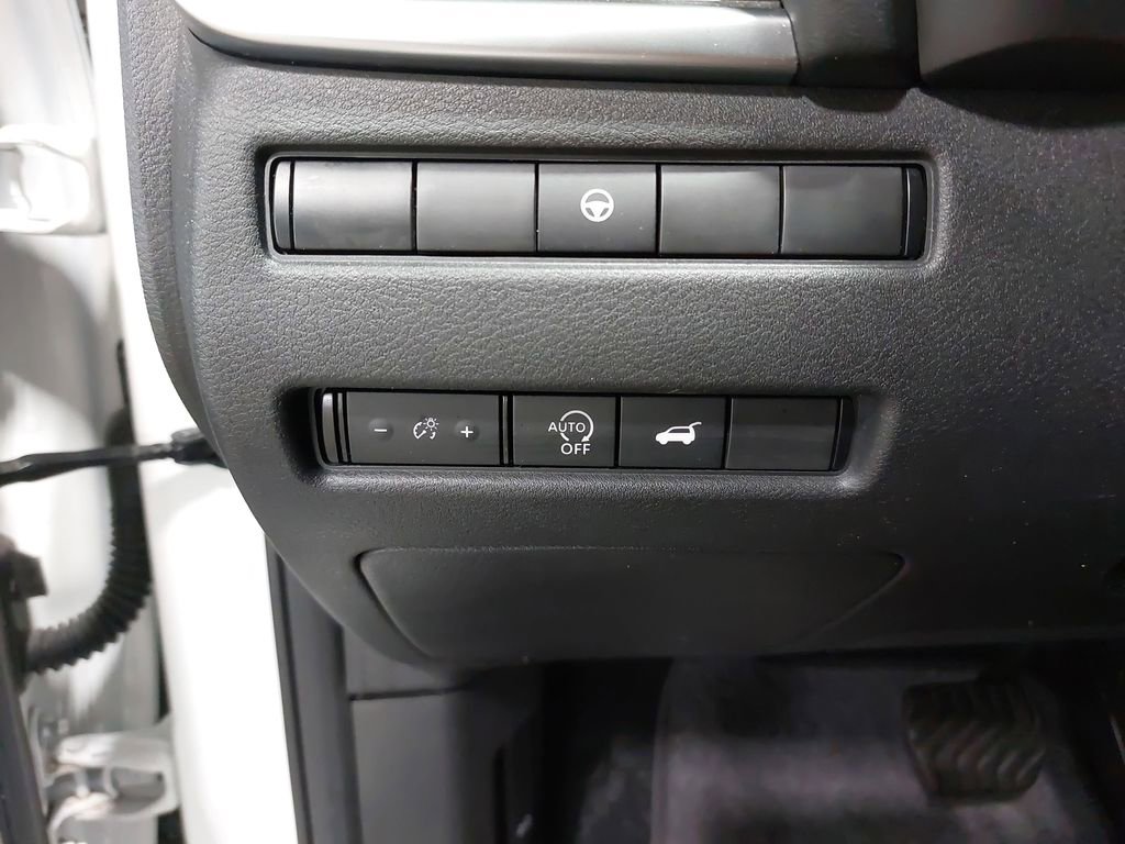 Used 2023 Nissan Rogue SV w/ SV Premium B Package image 26