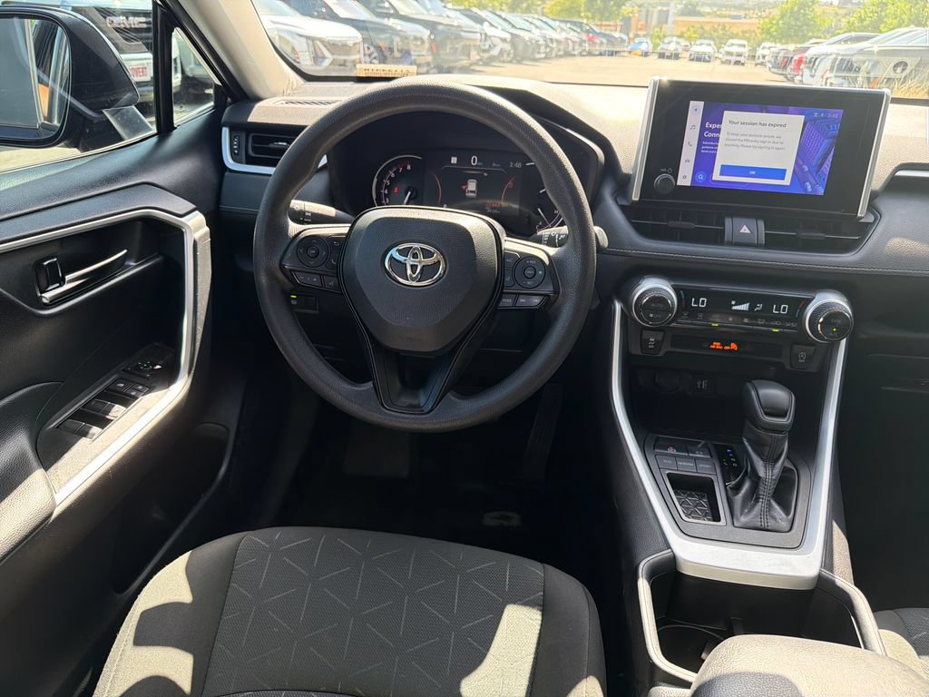 Used 2024 Toyota RAV4 XLE FWD image 31