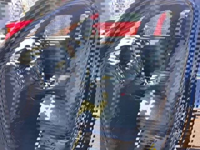 Used 2025 Volvo XC40 B5 Core image 8