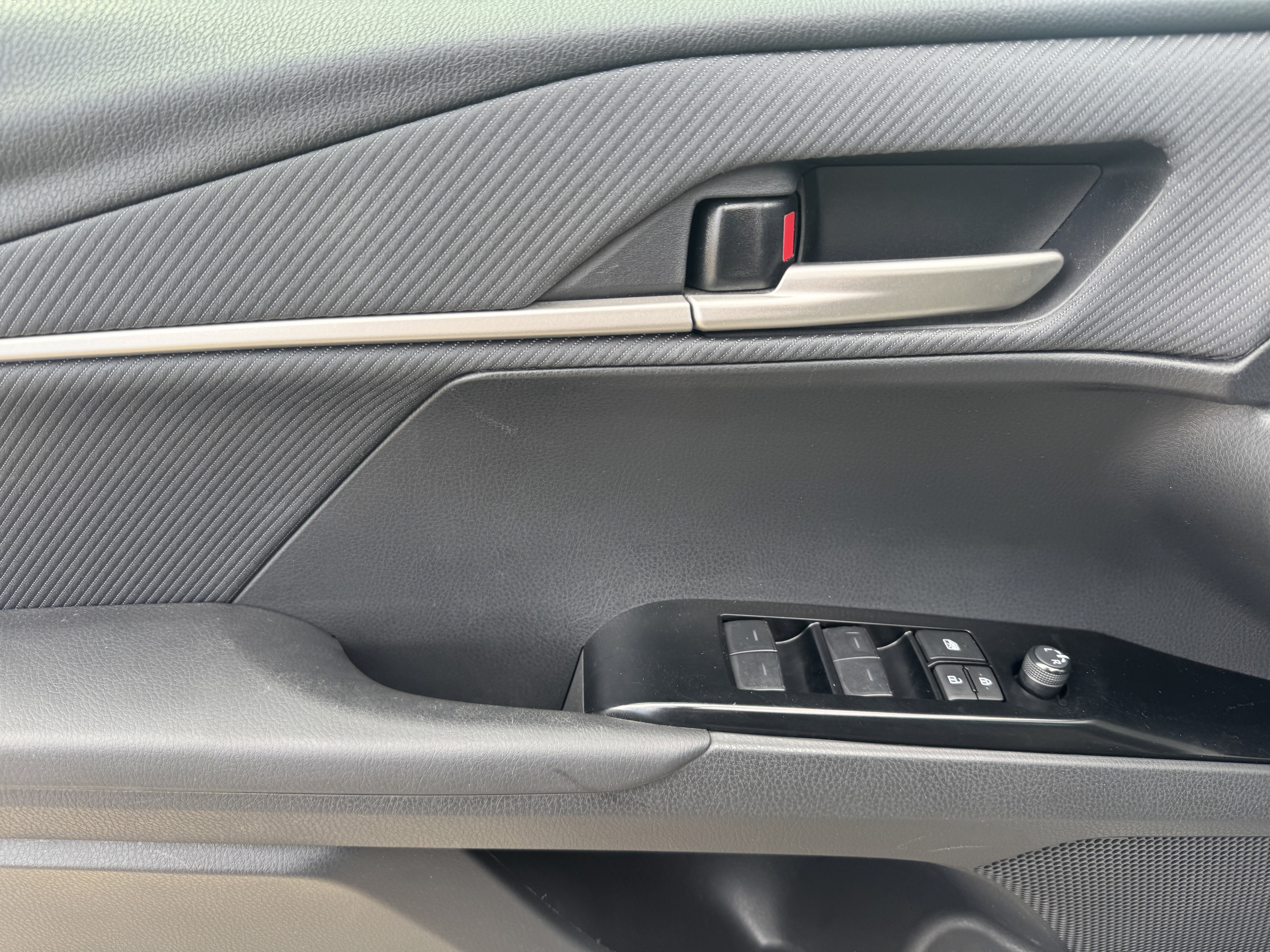 Certified 2025 Toyota Camry SE w/ Convenience Package AWD/4WD image 9