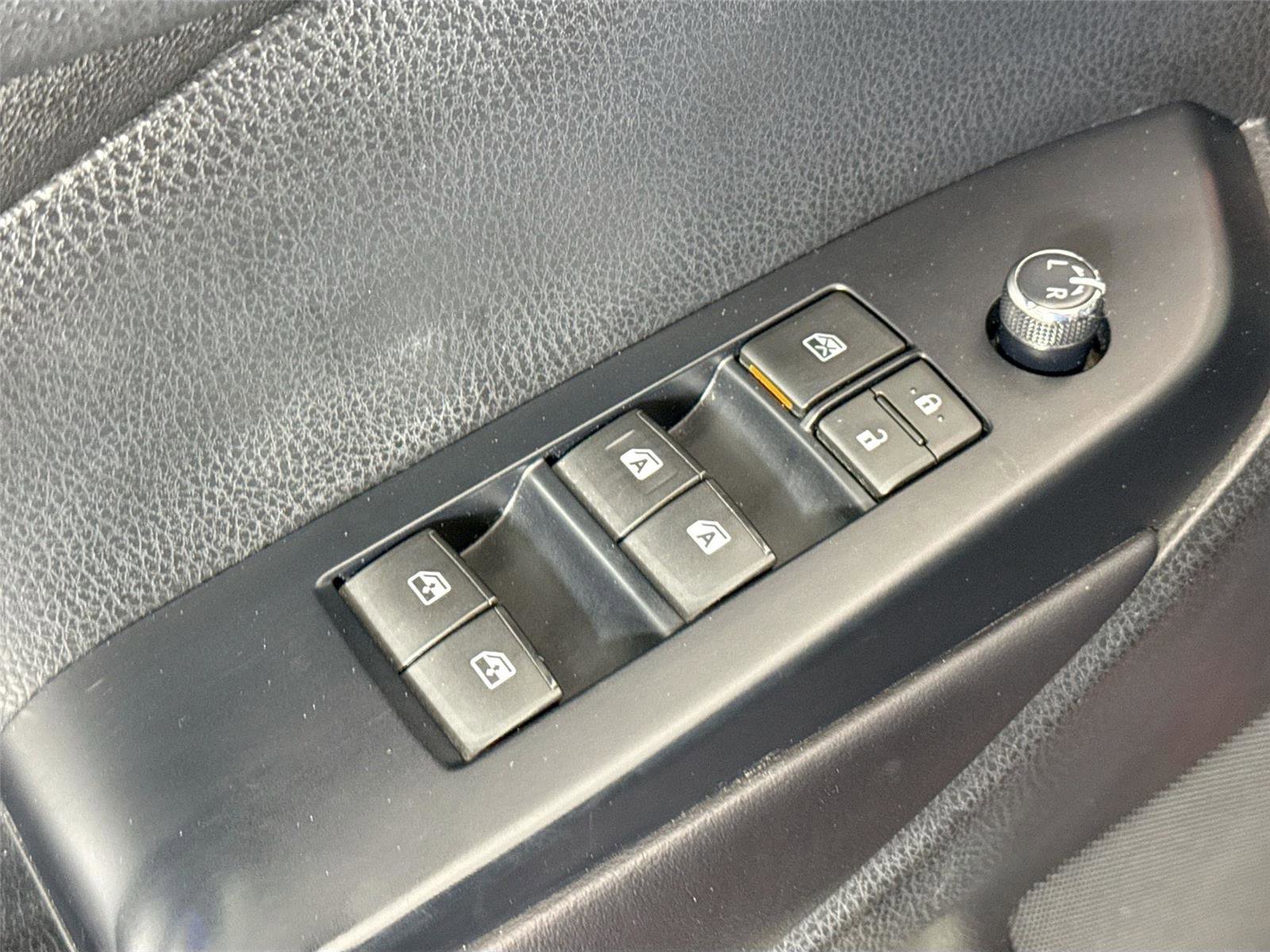 Used 2019 Toyota Highlander SE AWD/4WD image 28