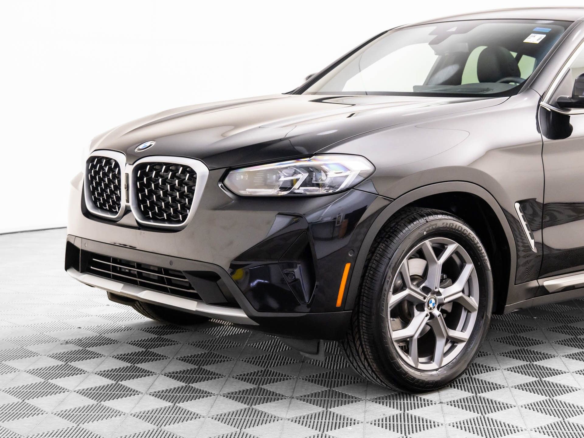 Certified 2025 BMW X4 xDrive30i image 36