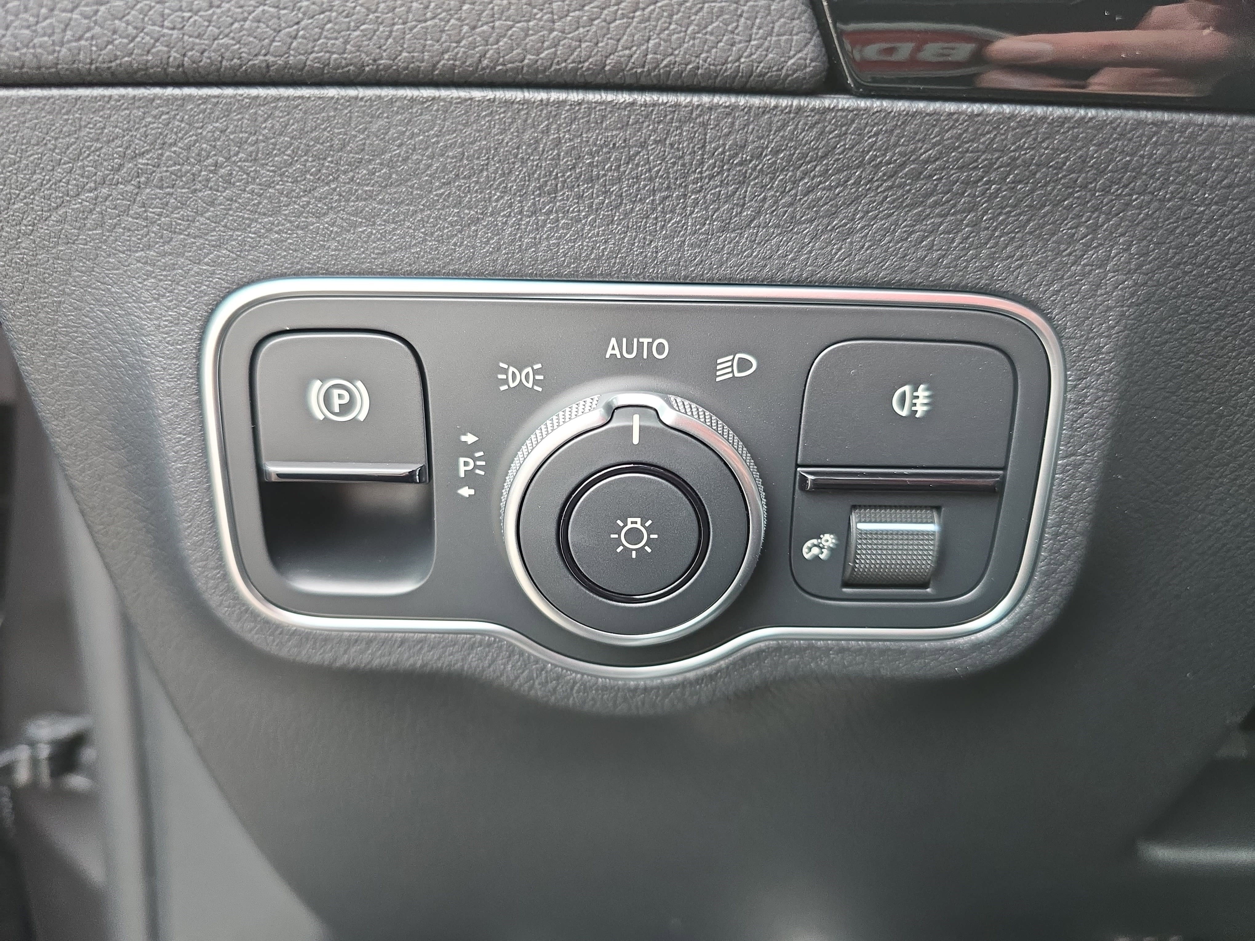 New 2026 Mercedes-Benz GLA 35 AMG 4MATIC image 25