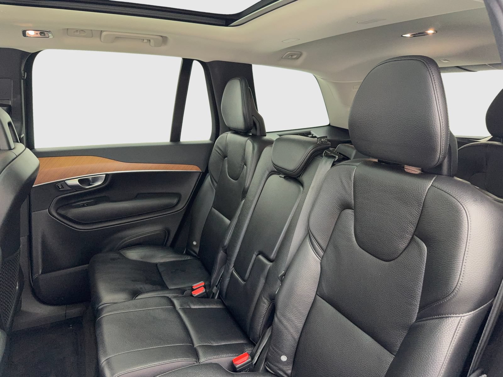 Used 2021 Volvo XC90 T6 Momentum w/ Advanced Package AWD/4WD image 36