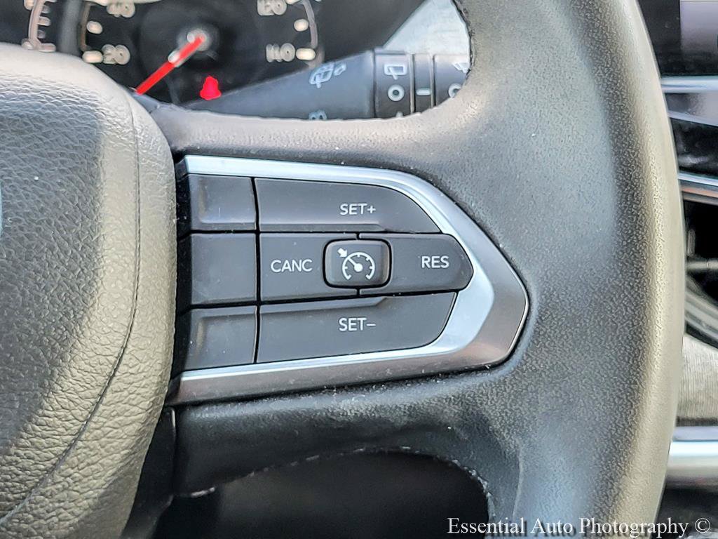 Used 2023 Jeep Compass Latitude AWD/4WD image 16