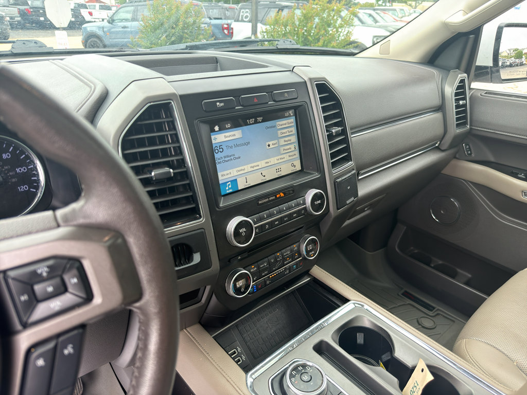 Used 2018 Ford Expedition XLT w/ Equipment Group 202A RWD image 12