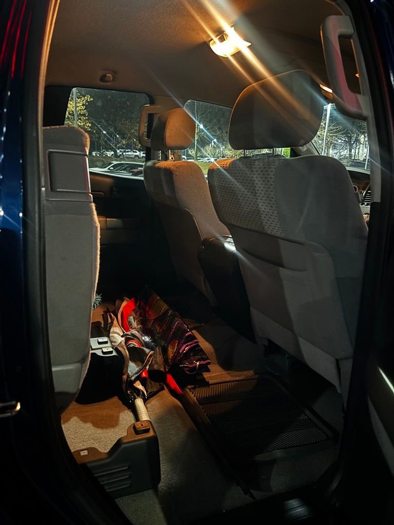 Used 2011 Toyota Tundra 4x4 Double Cab image 13