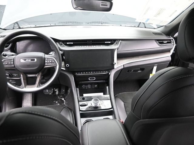 New 2026 Jeep Grand Cherokee L Laredo image 25