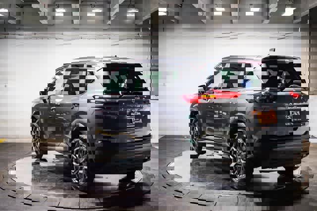 Used 2023 Nissan Rogue S image 2