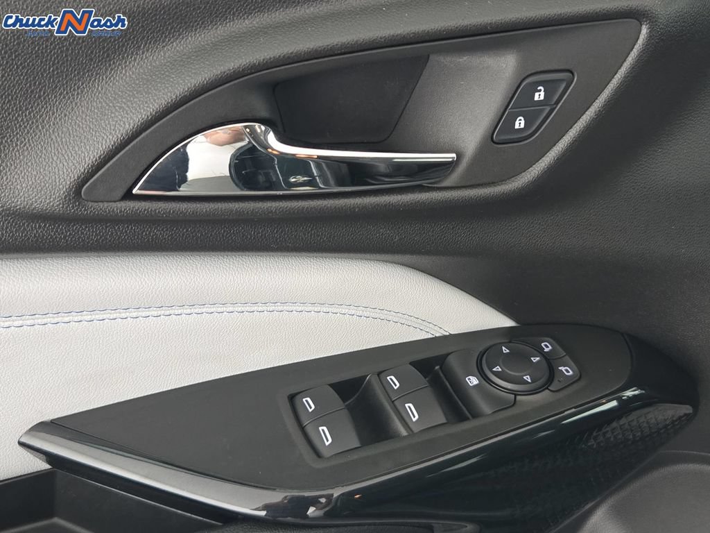 Used 2025 Chevrolet Trax LT FWD image 27