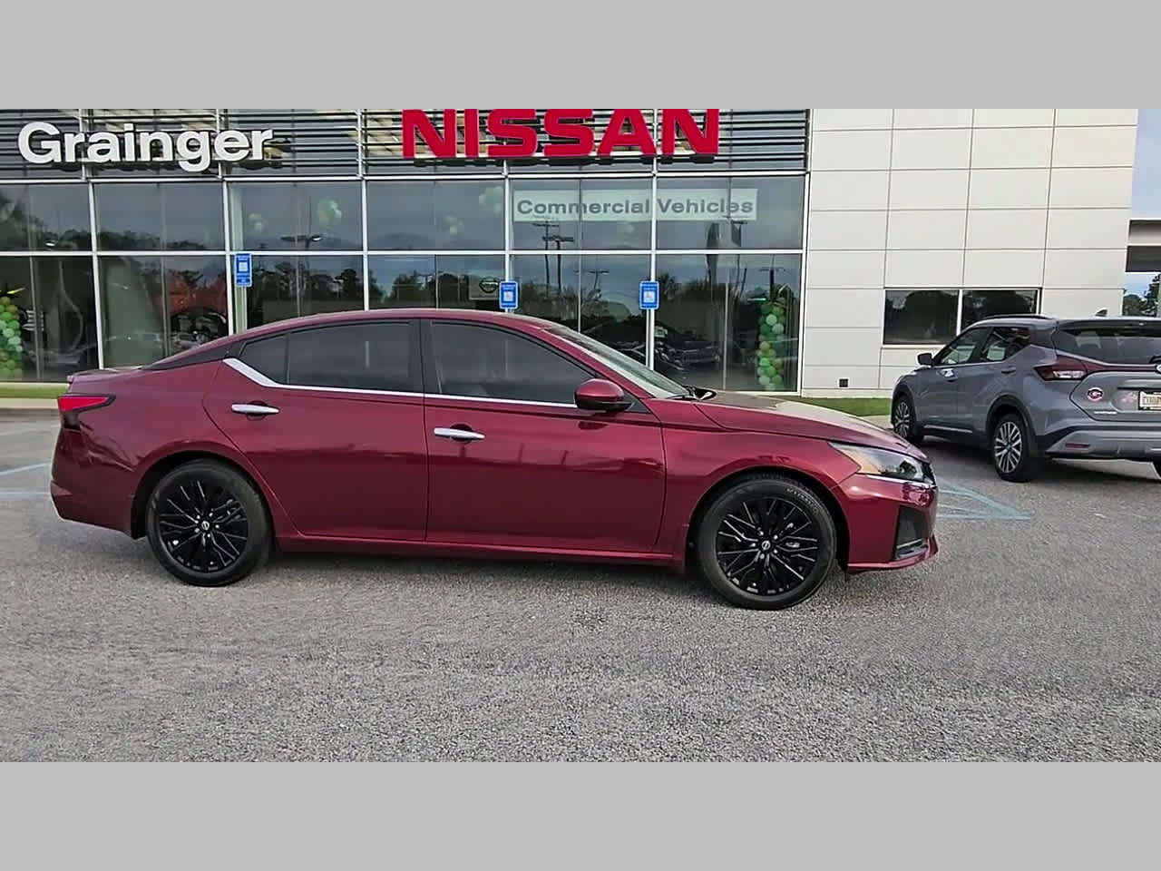 Used 2025 Nissan Altima 2.5 SV w/ SV Special Edition Package FWD image 37