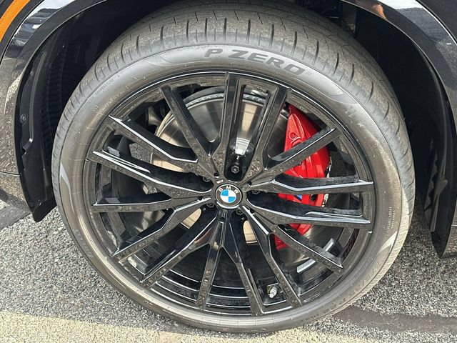 New 2026 BMW X5 xDrive40i w/ M Sport Package AWD/4WD image 7