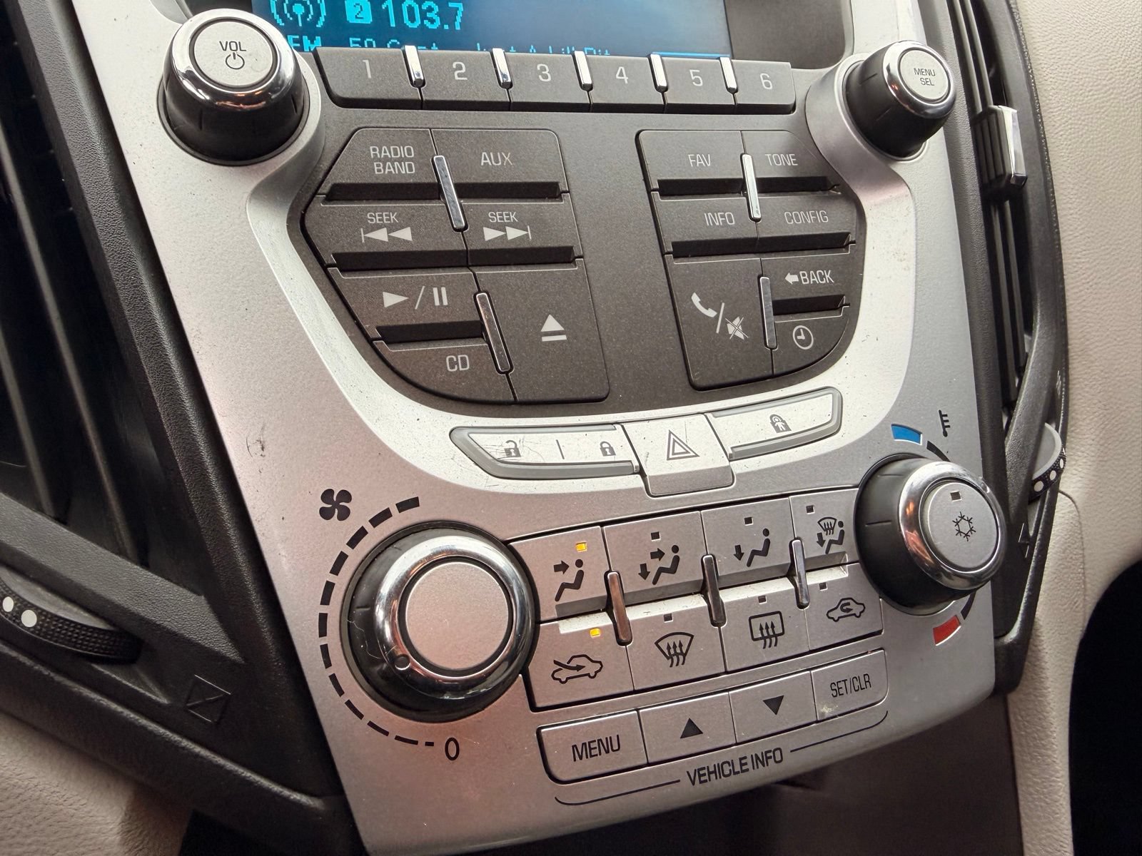 Used 2010 Chevrolet Equinox LT w/ Vehicle Interface Package FWD image 24