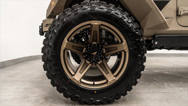 Used 2025 Jeep Gladiator Sport image 11