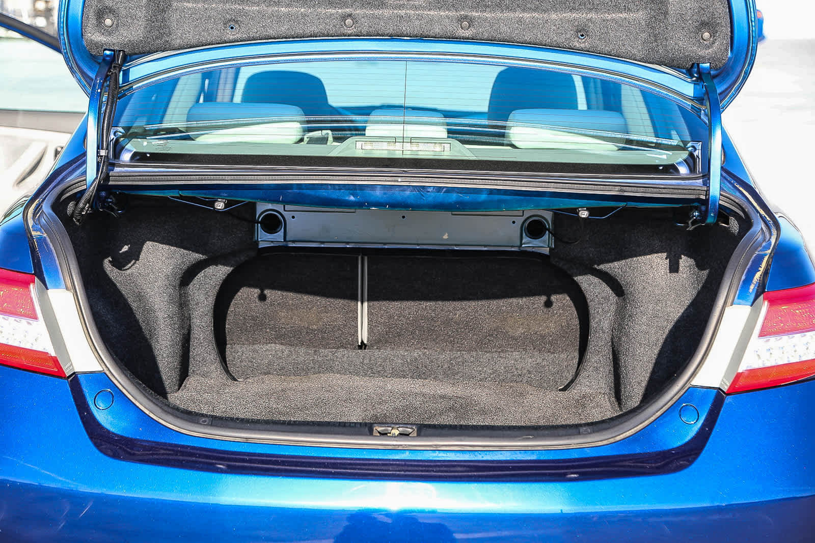 Used 2010 Toyota Camry LE image 25