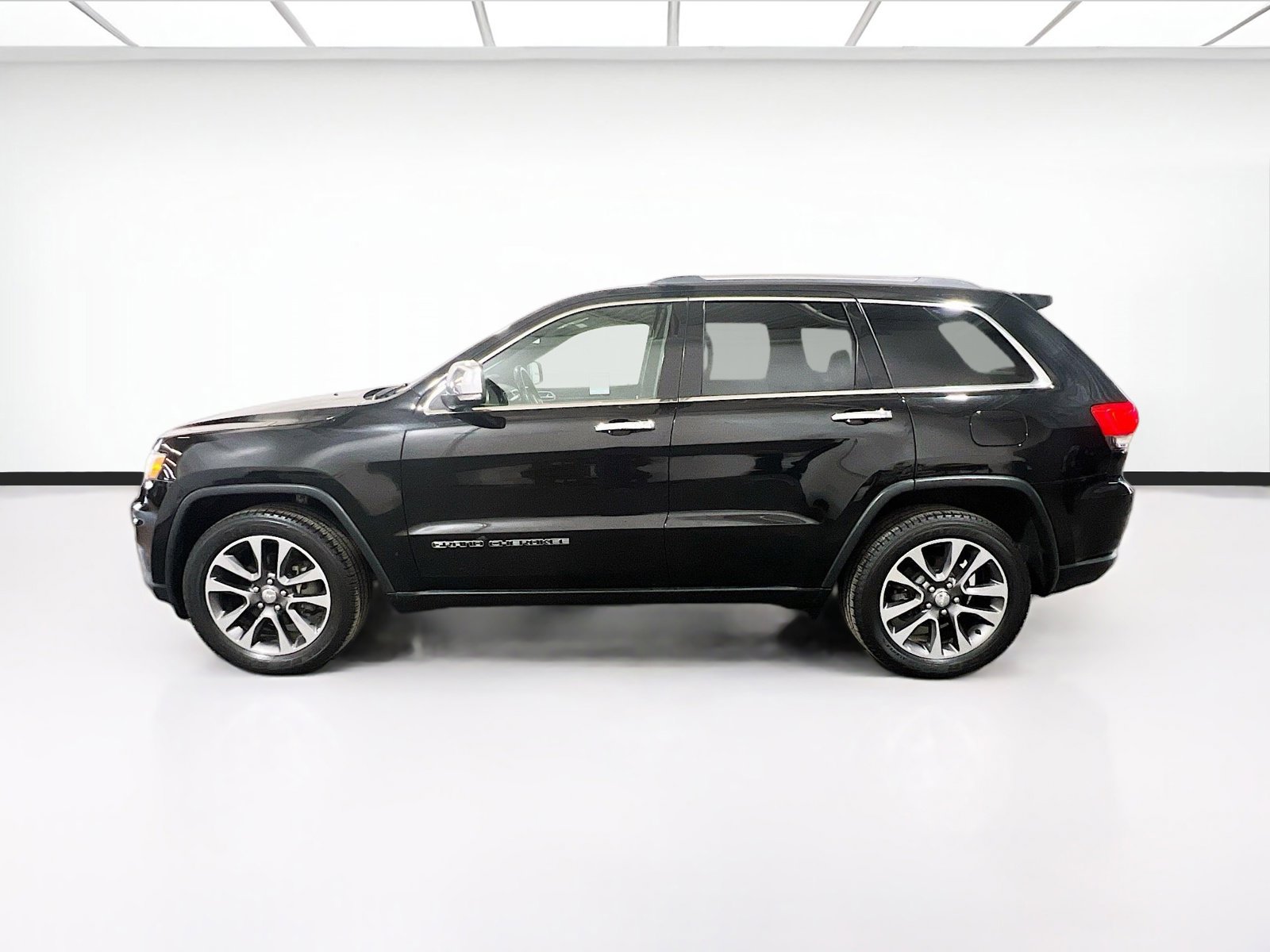Used 2018 Jeep Grand Cherokee Limited image 24