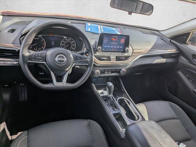 Used 2024 Nissan Altima 2.5 SV FWD image 15