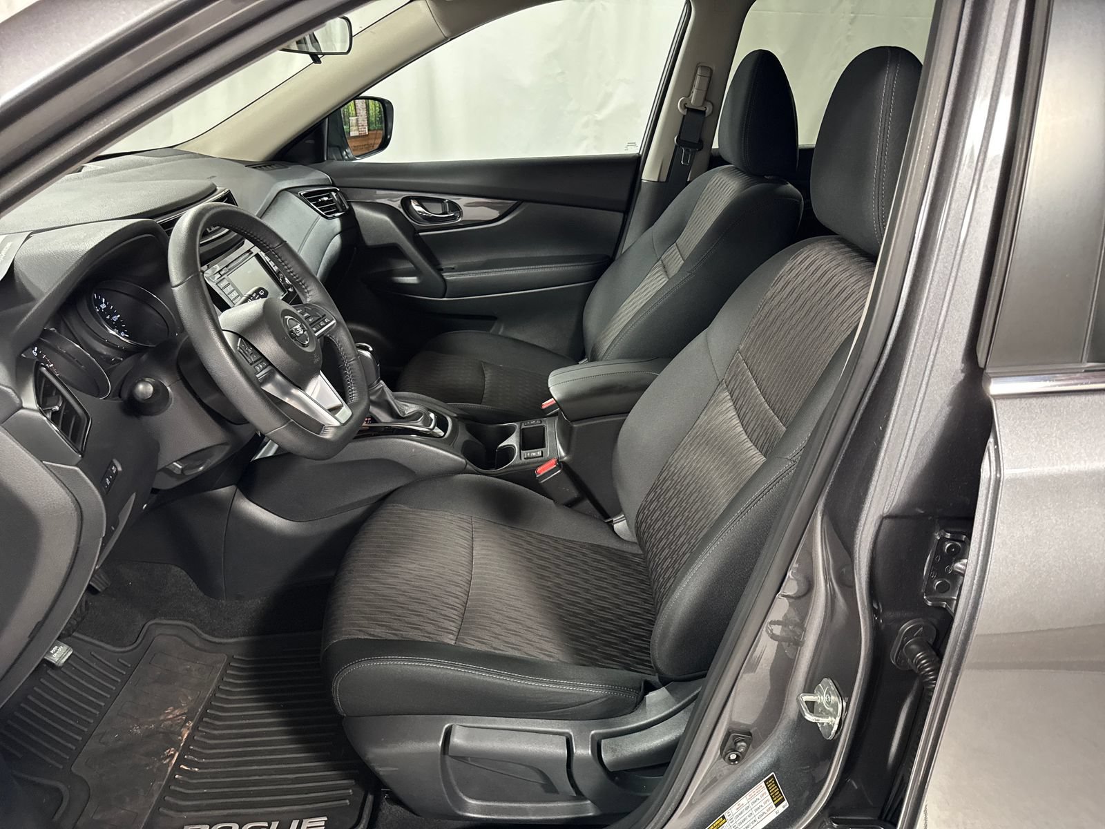 Used 2020 Nissan Rogue S w/ Special Edition Package AWD/4WD image 3