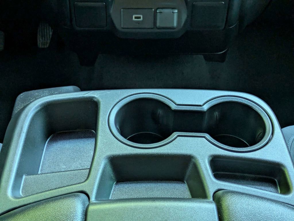 Used 2020 Chevrolet Silverado 1500 Custom w/ Custom Value Package RWD image 18