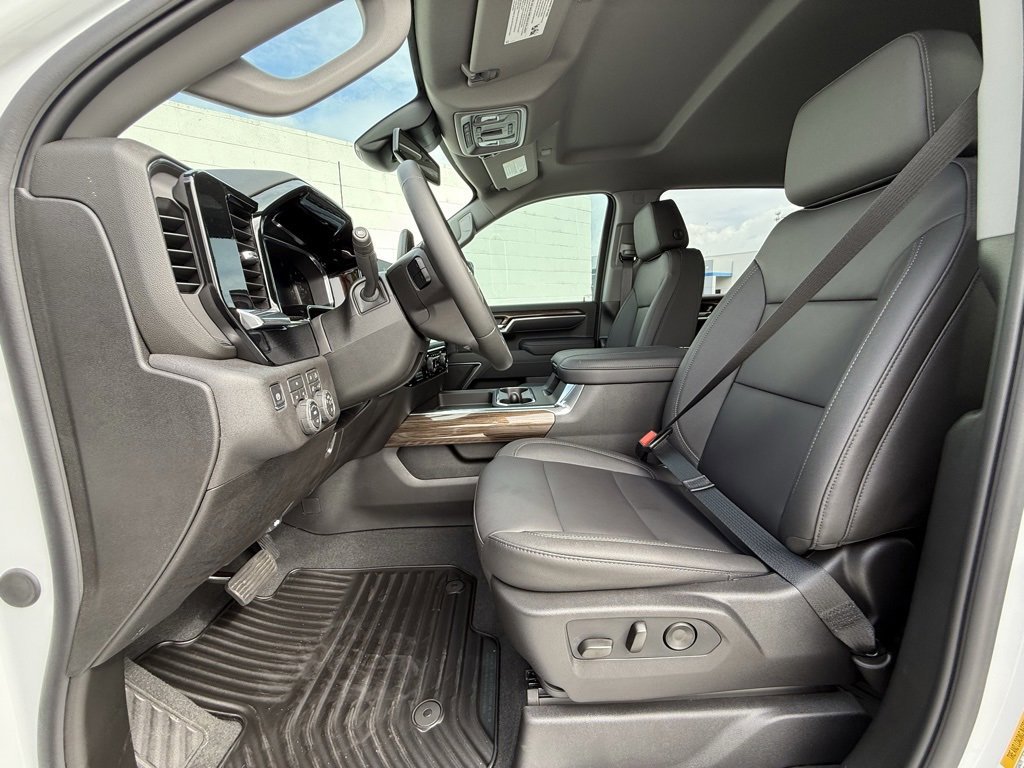New 2026 Chevrolet Silverado 3500 LT w/ All Star Edition image 7