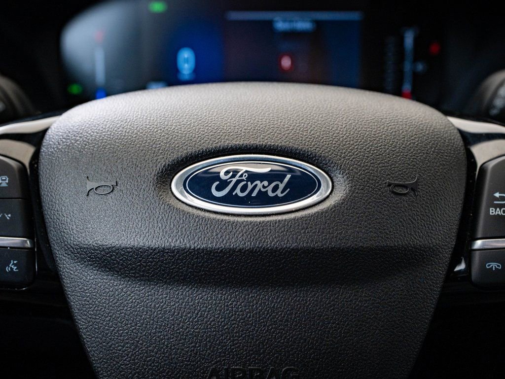 Used 2024 Ford Escape SE w/ Class II Trailer Tow Package FWD image 28