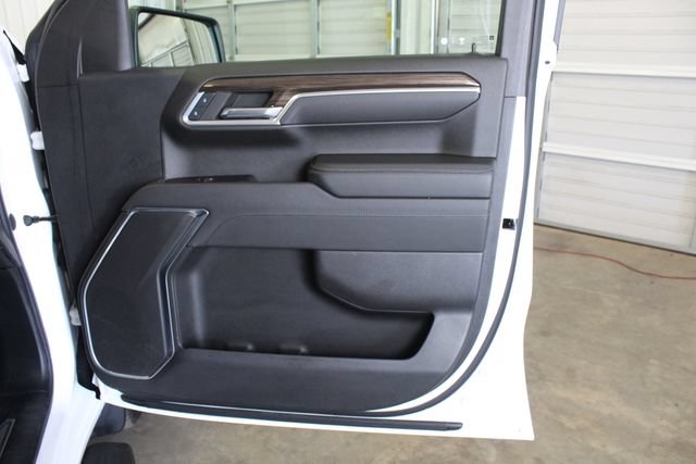 Used 2022 Chevrolet Silverado 1500 LT w/ Z71 Off-Road Package AWD/4WD image 24