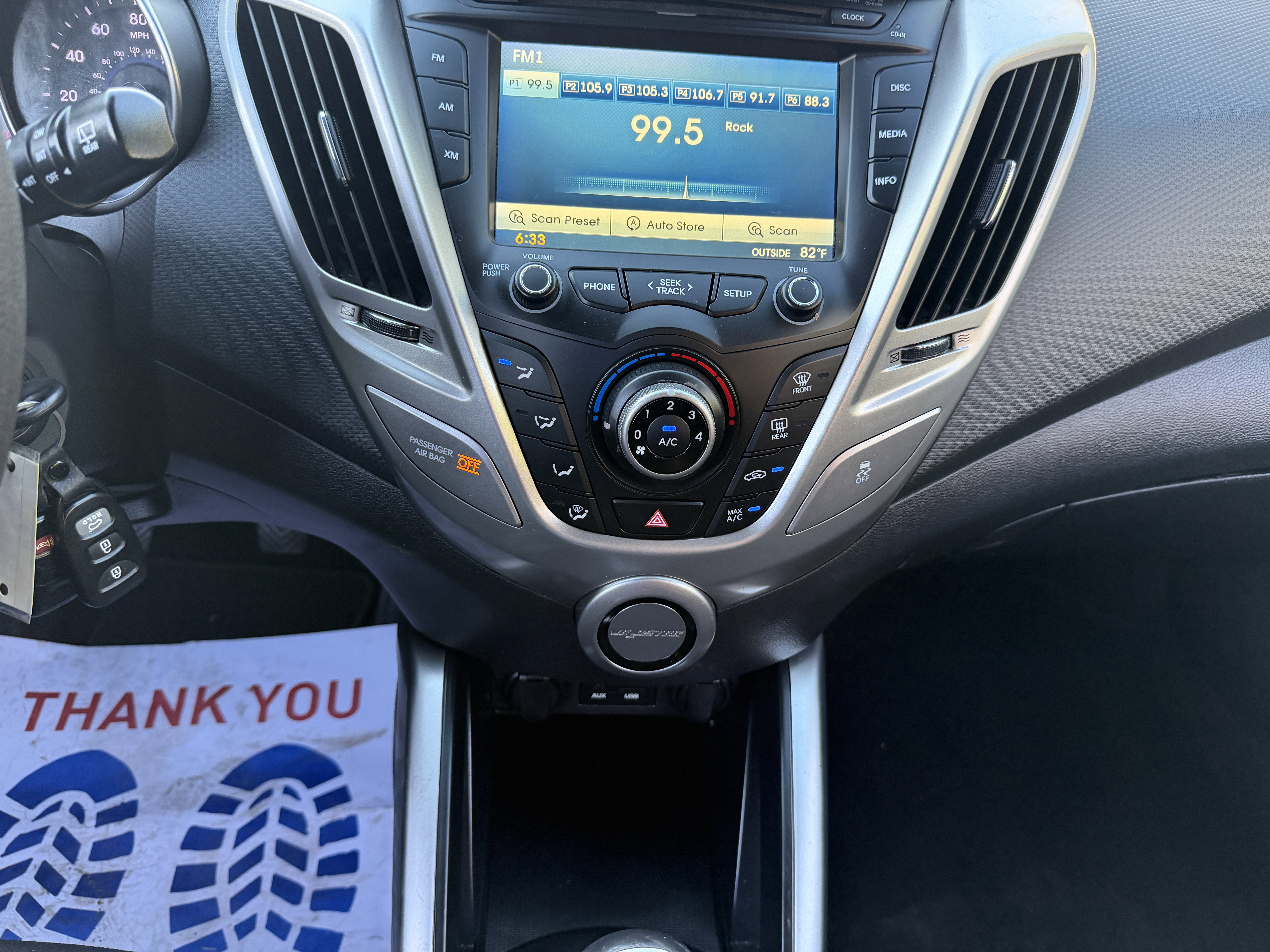 Used 2016 Hyundai Veloster 3dr Cpe Man image 30