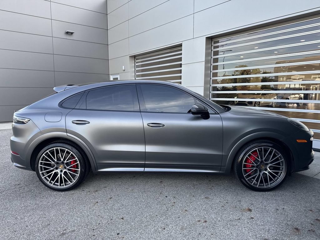 Used 2022 Porsche Cayenne GTS AWD/4WD image 8