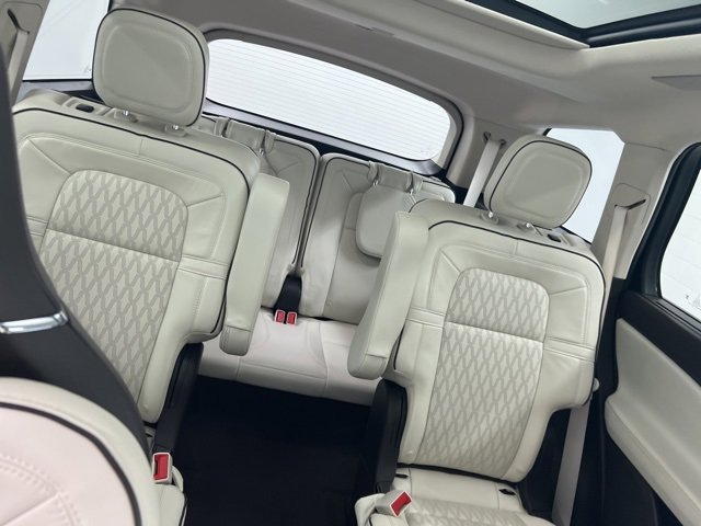 Certified 2023 Lincoln Aviator Black Label w/ Class IV Trailer Tow Package image 28
