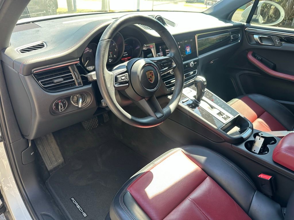 Used 2023 Porsche Macan image 16