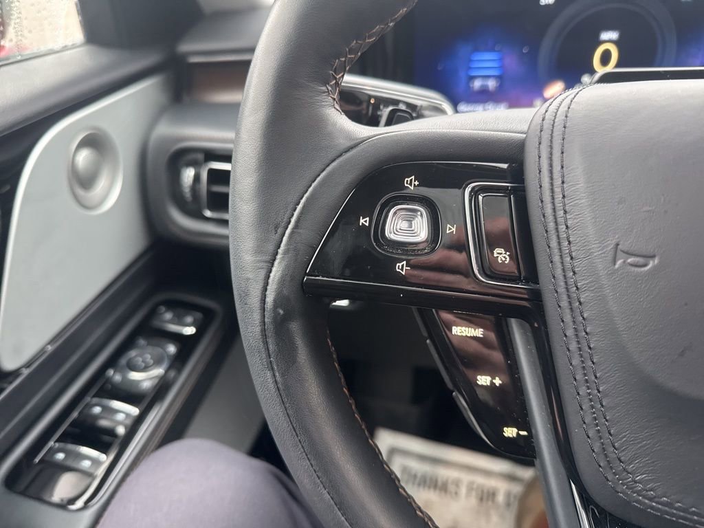 Used 2025 Lincoln Aviator Reserve w/ Equipment Group 201A image 11