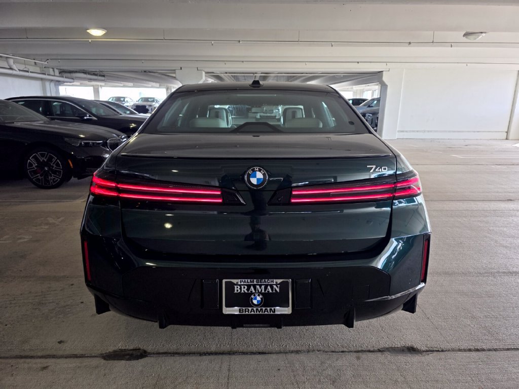 New 2027 BMW 740i w/ Executive Package RWD image 5