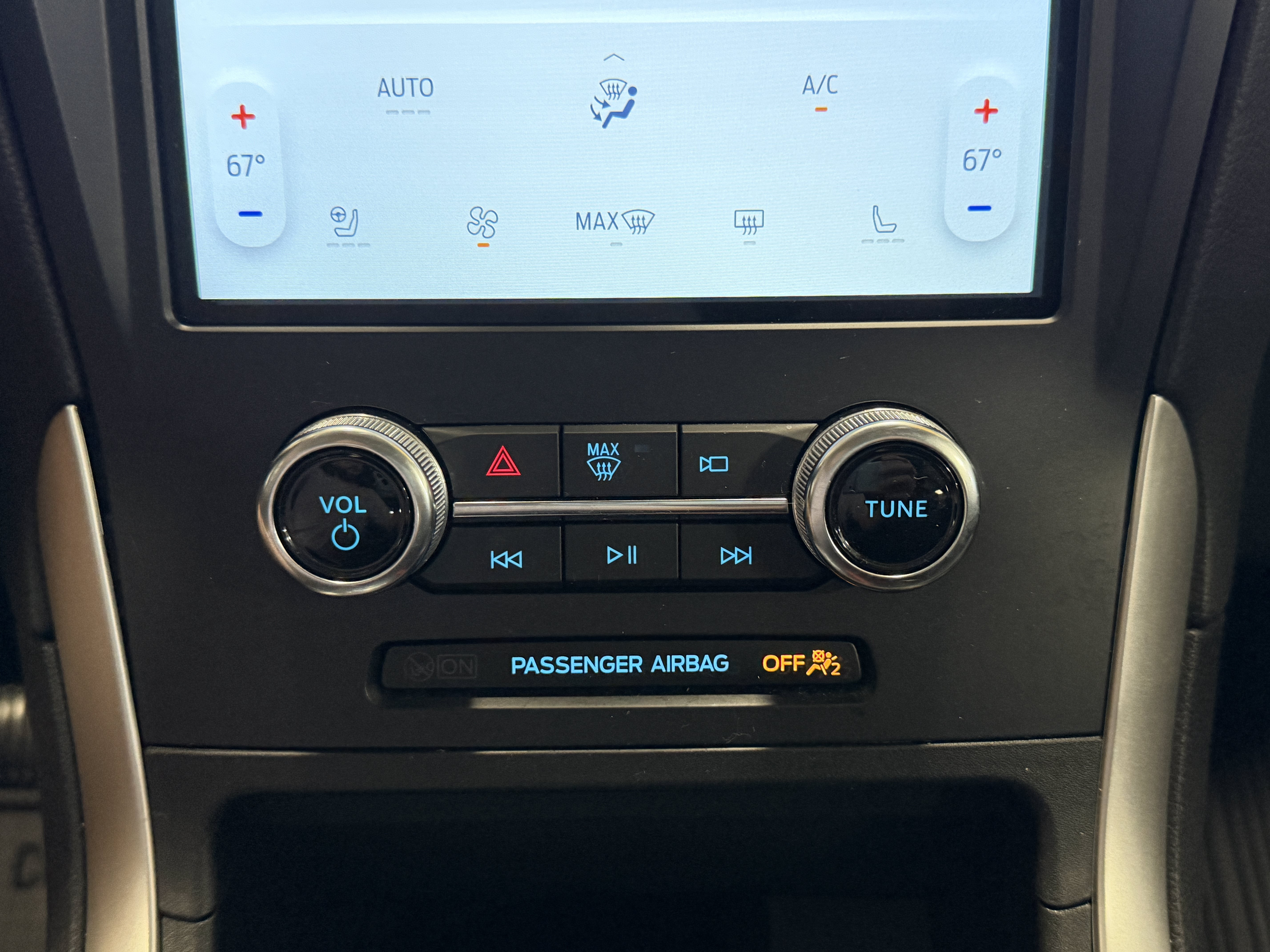 Used 2024 Ford Edge SEL w/ Convenience Package AWD/4WD image 9