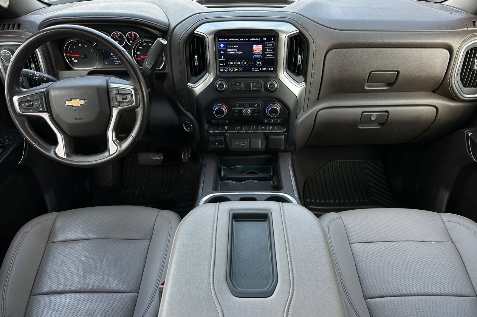 Used 2021 Chevrolet Silverado 2500 LTZ w/ LTZ Convenience Package image 13