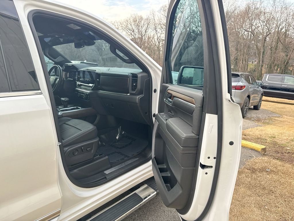 Used 2023 Chevrolet Silverado 1500 High Country w/ Z71 Off-Road Package image 30