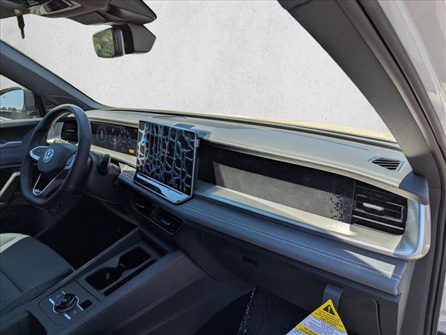 New 2026 Volkswagen Tiguan SE R-Line FWD image 25