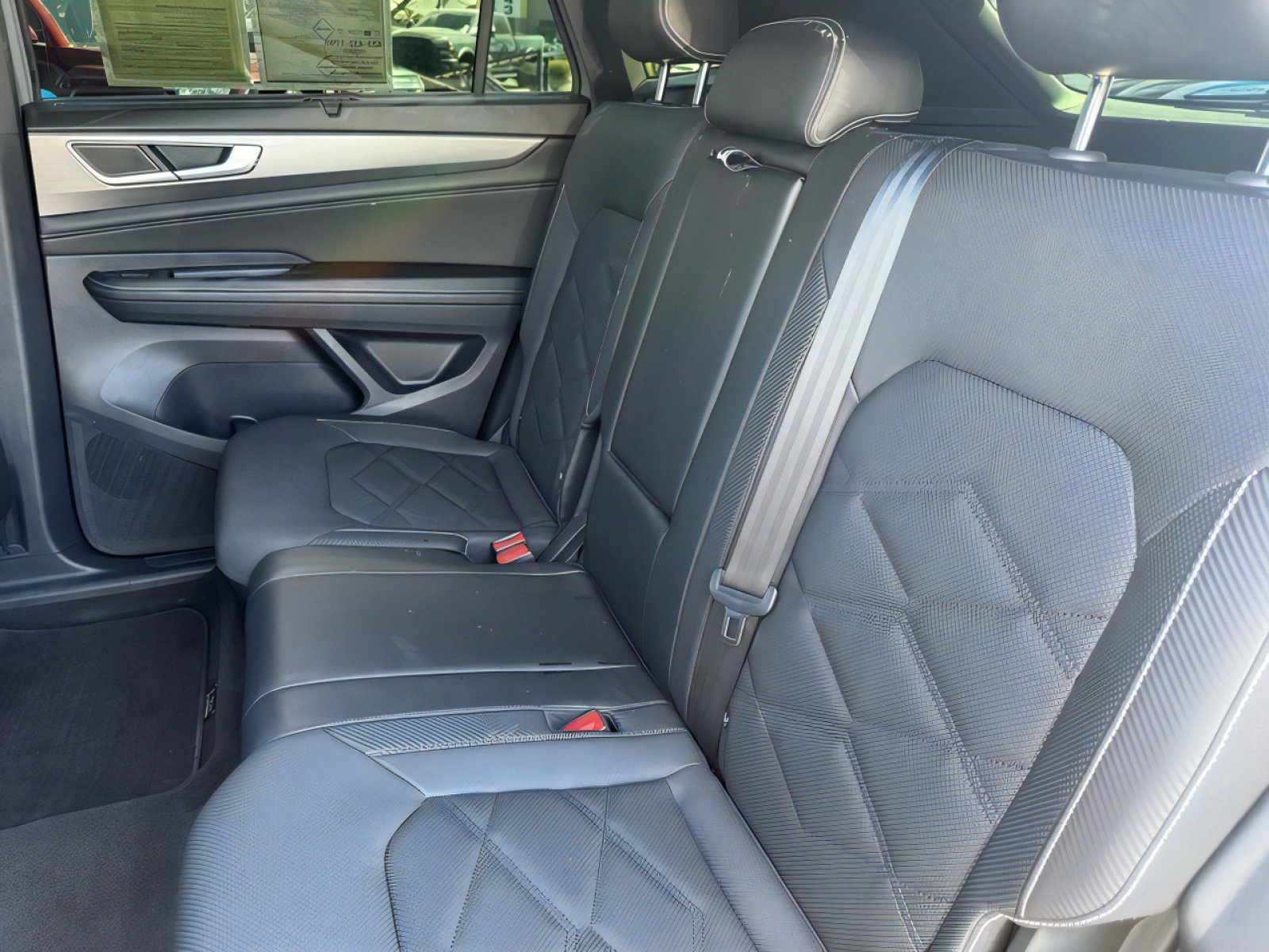 Used 2024 Volkswagen Atlas Cross Sport SE image 28