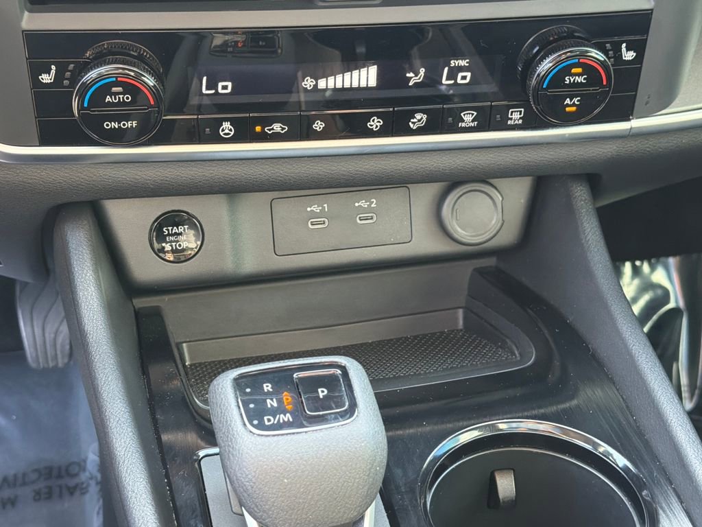 Used 2024 Nissan Rogue SV w/ SV Premium Package image 30