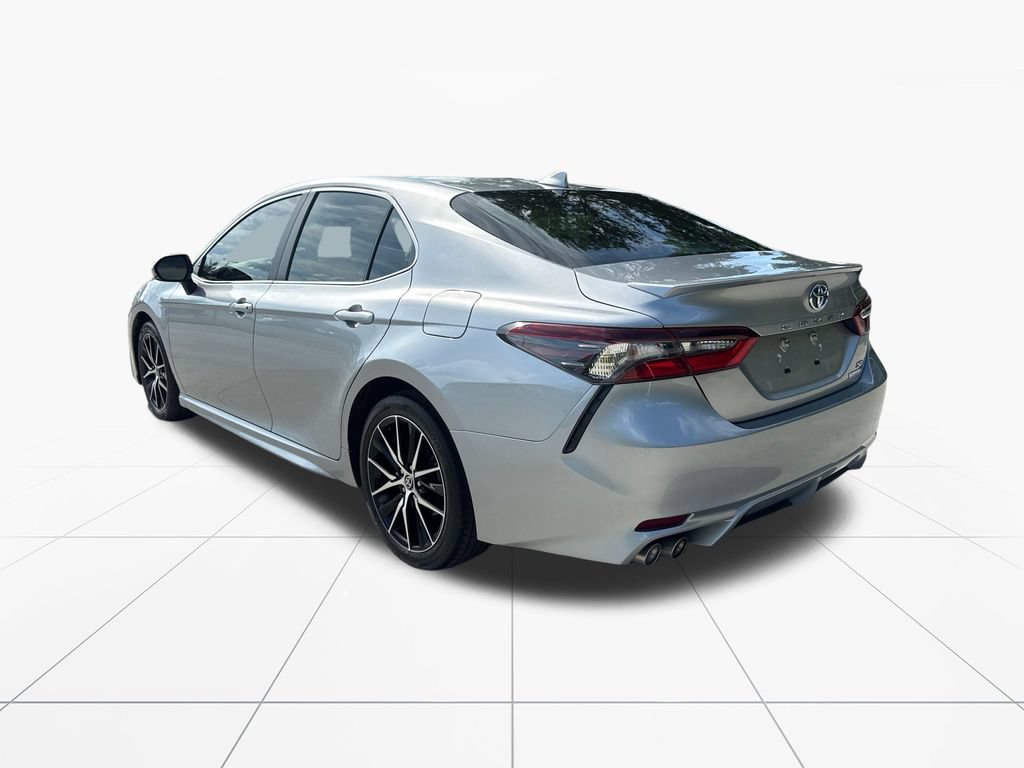 Used 2022 Toyota Camry SE FWD image 6