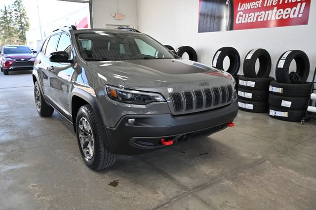 Used 2022 Jeep Cherokee Trailhawk AWD/4WD image 3