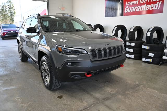 Used 2022 Jeep Cherokee Trailhawk AWD/4WD image 3