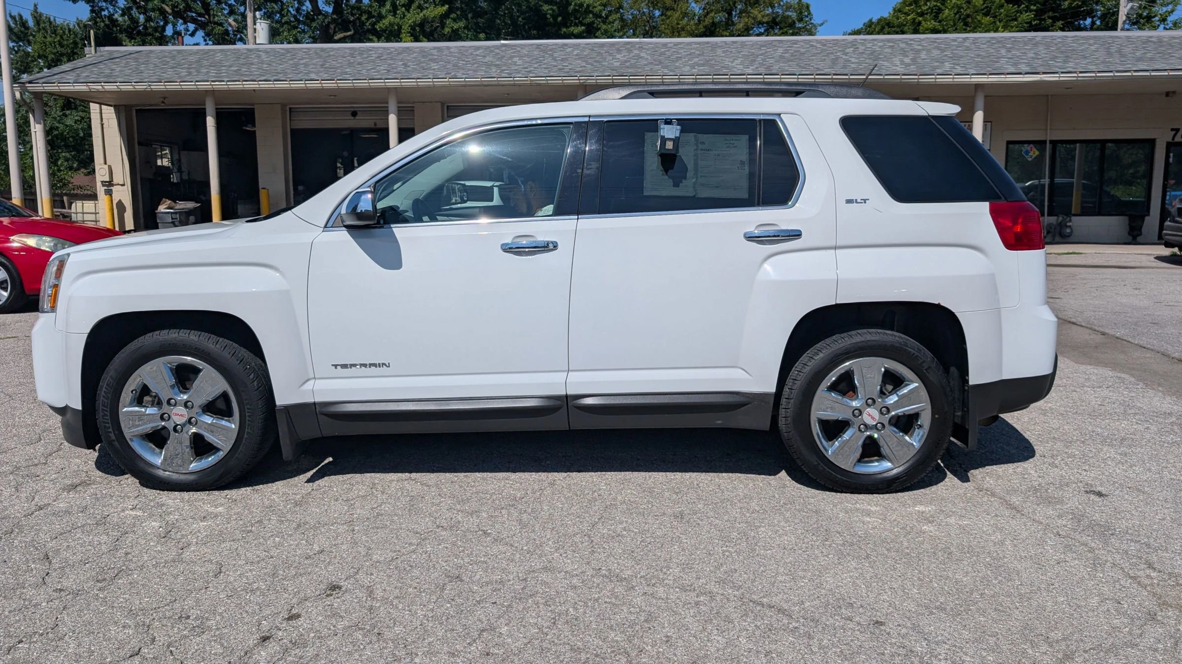 Used 2015 GMC Terrain SLT w/ Chrome Appearance Package image 4