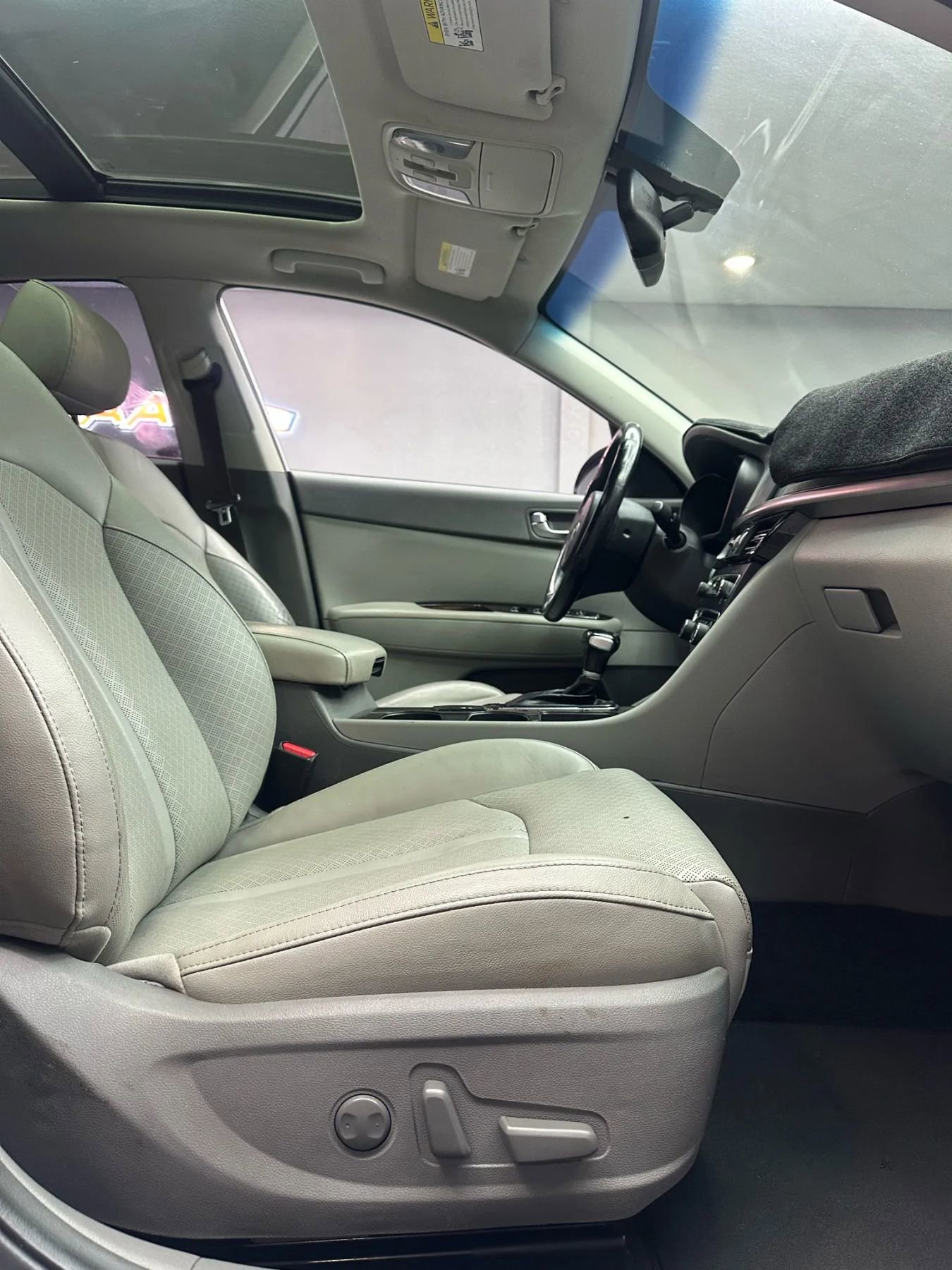 Used 2016 Kia Optima EX w/ Premium Package image 28