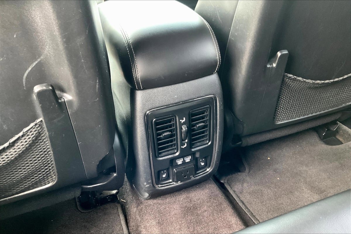 Used 2017 Jeep Grand Cherokee Limited AWD/4WD image 29