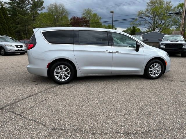 Used 2024 Chrysler Voyager LX FWD image 6