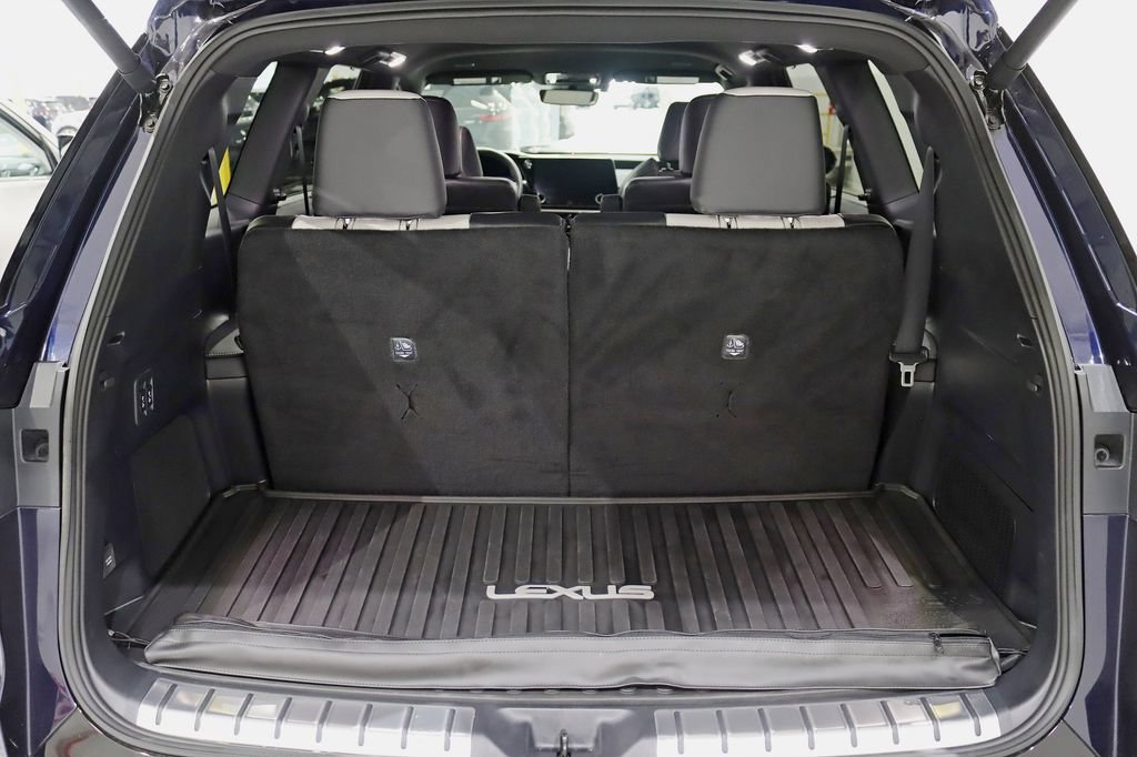 Used 2025 Lexus TX 500h AWD w/ Technology Package image 39