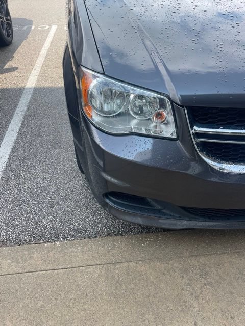 Used 2018 Dodge Grand Caravan SE FWD image 3