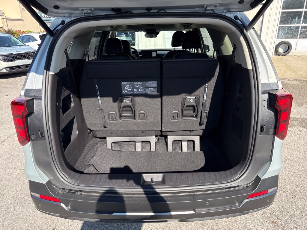New 2027 Kia Carnival SX FWD image 9