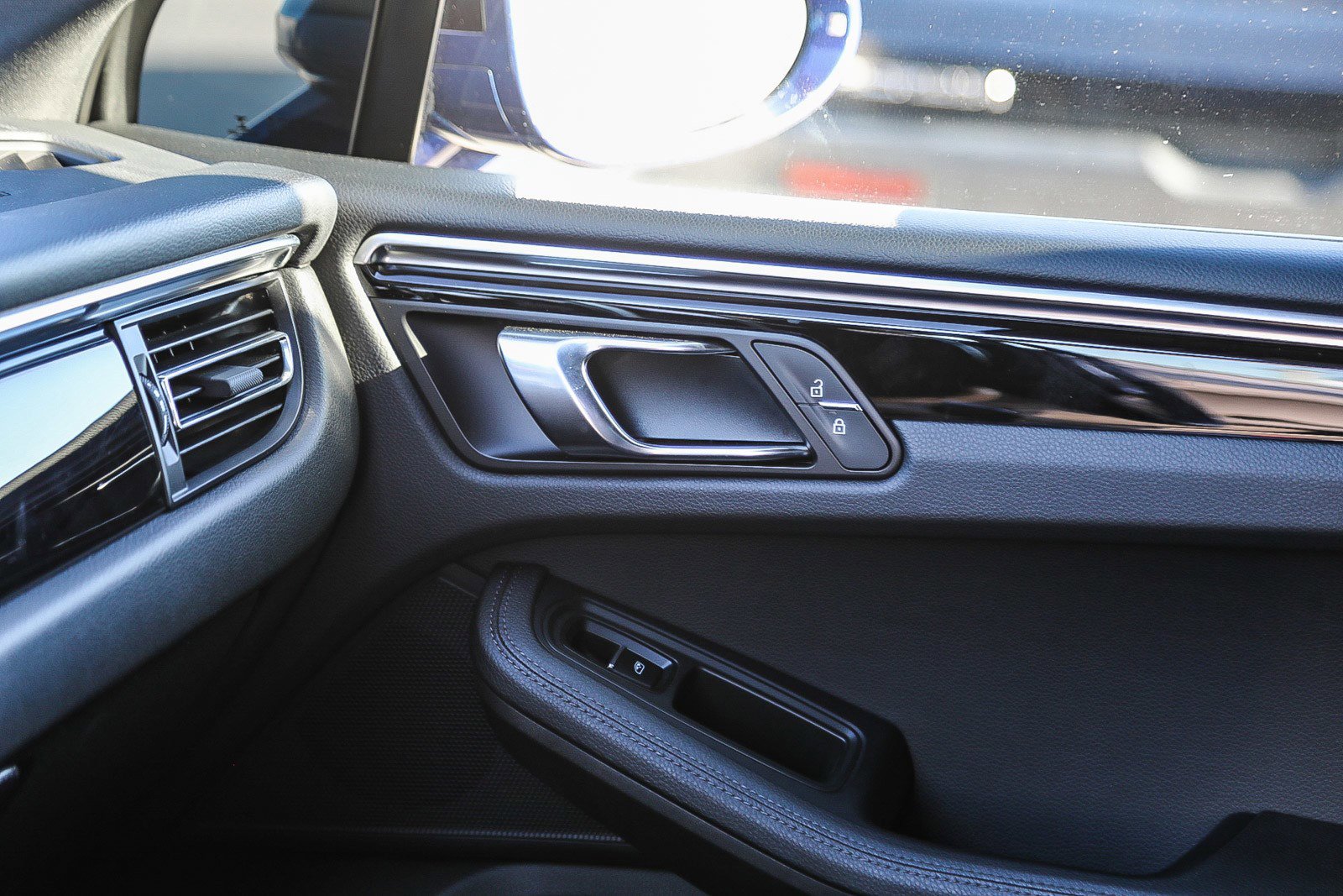 Used 2023 Porsche Macan image 21